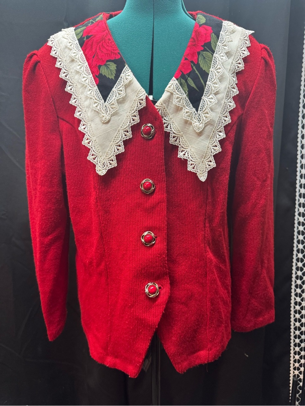 Red Lace-Trim Women's cardigan with Floral Collar